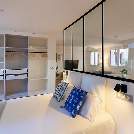 Ayala 653a By R2r Consulting 아파트 *