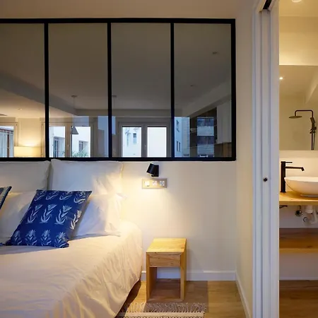 Ayala 653a By R2r Consulting 아파트 오비에도