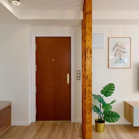 아파트 Ayala 653a By R2r Consulting 오비에도