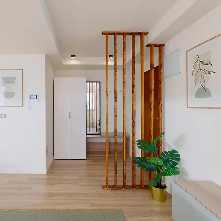 아파트 Ayala 653a By R2r Consulting 오비에도