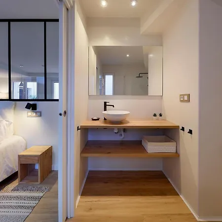 Ayala 653a By R2r Consulting 아파트 *