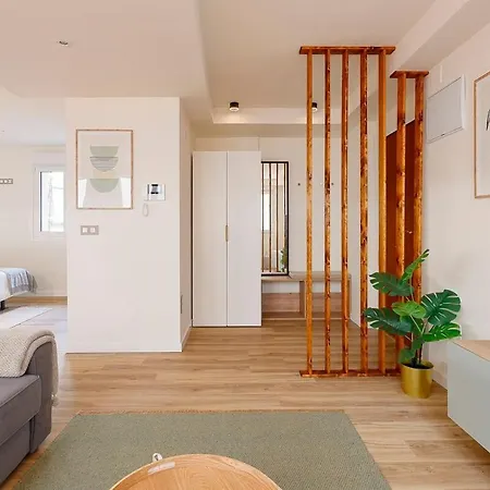 Ayala 653a By R2r Consulting 아파트 오비에도